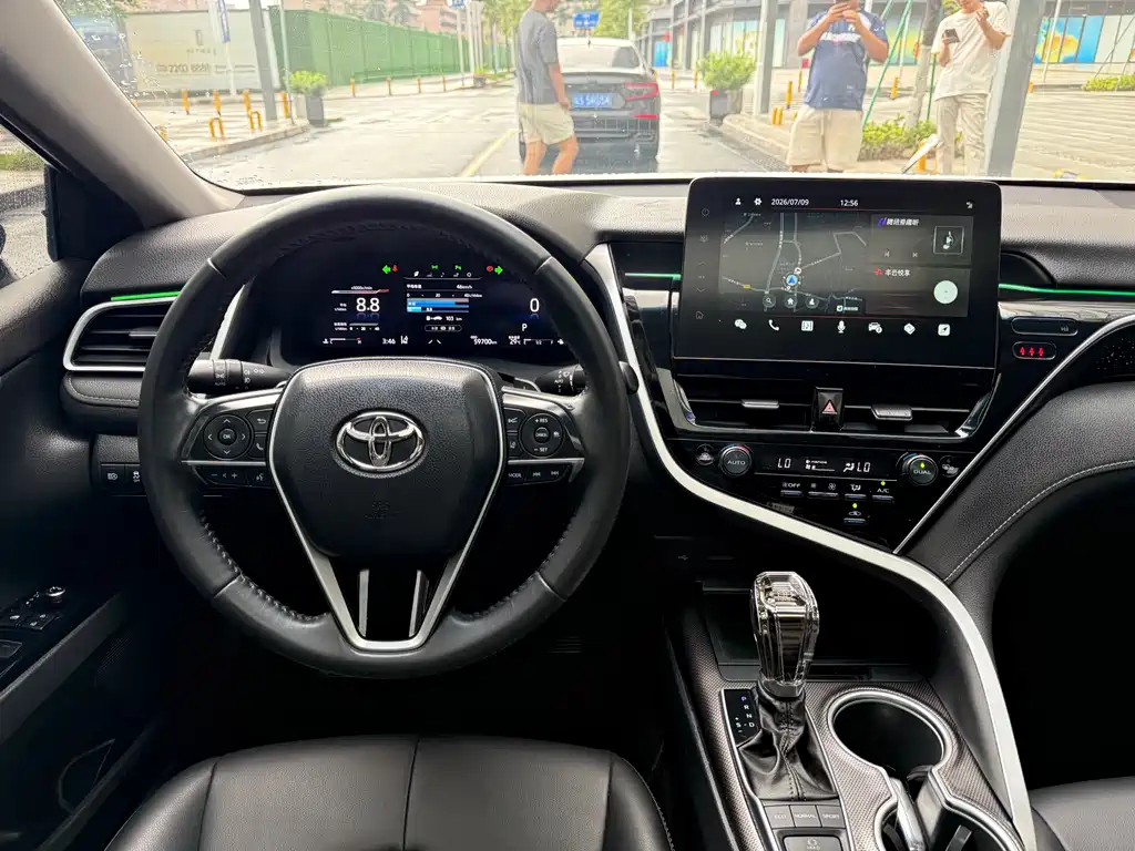 Toyota Camry 2022 — фото 12