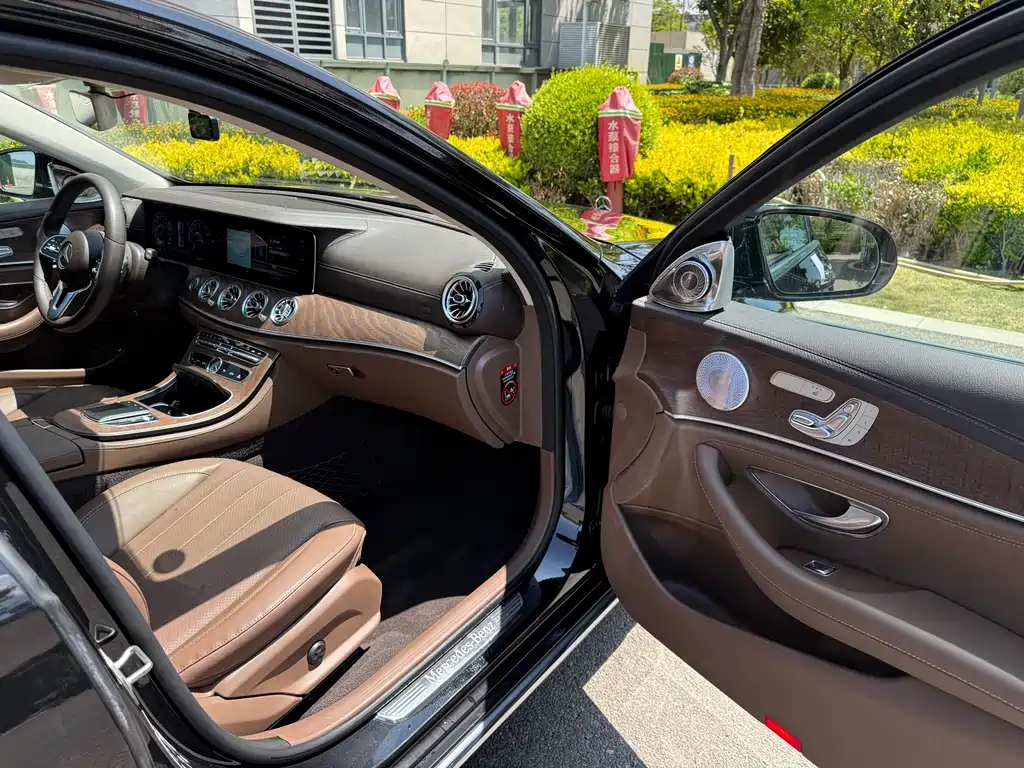 Mercedes-Benz E-Class 2020 — фото 44