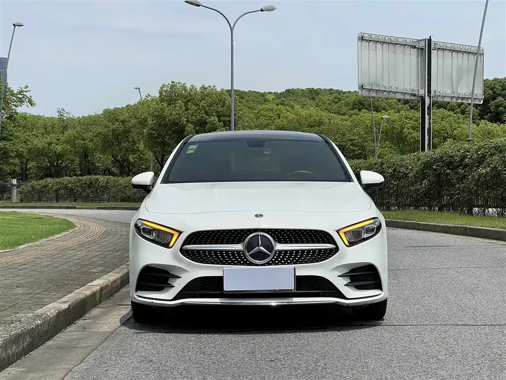 Mercedes-Benz A-Class 2019 — фото 2