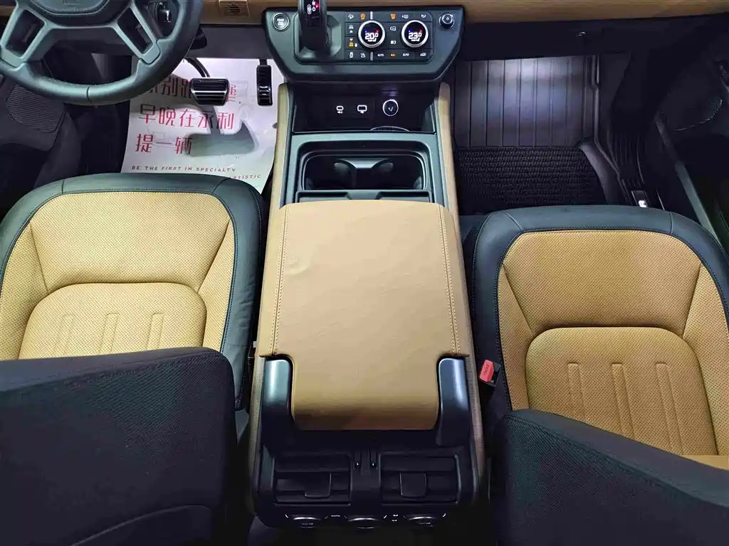 Land Rover Defender 2024 — фото 15