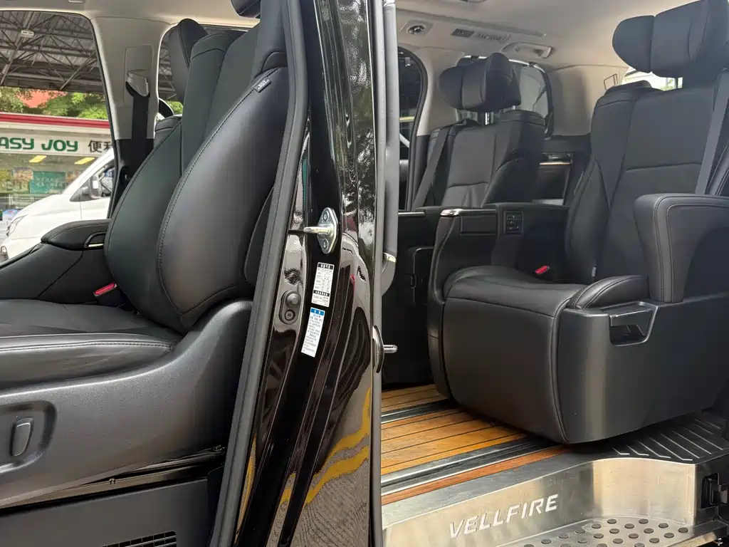 Toyota Vellfire 2020 — фото 21