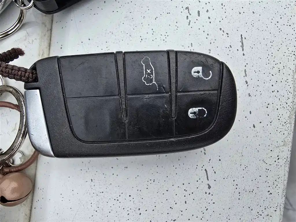 Jeep Renegade 2017 — фото 17
