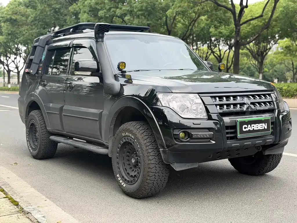 Mitsubishi Pajero 2016