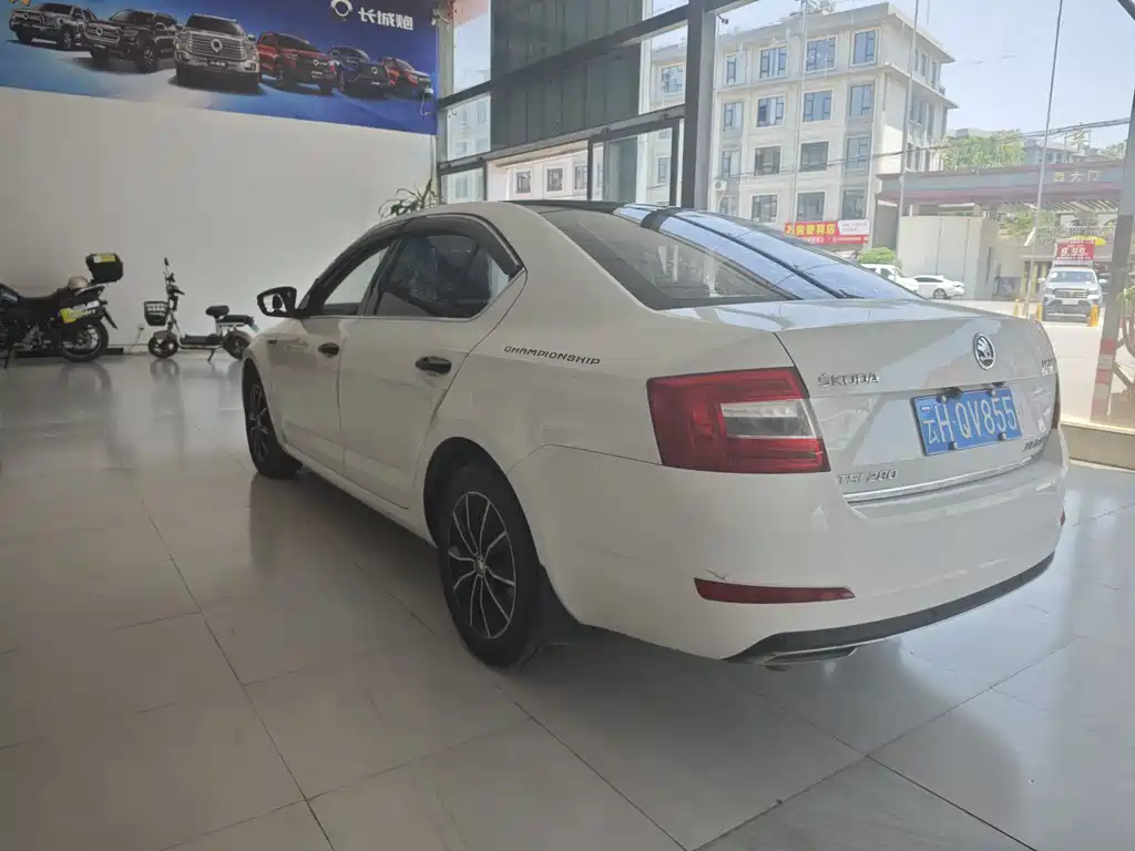 Skoda Octavia 2017 — фото 3