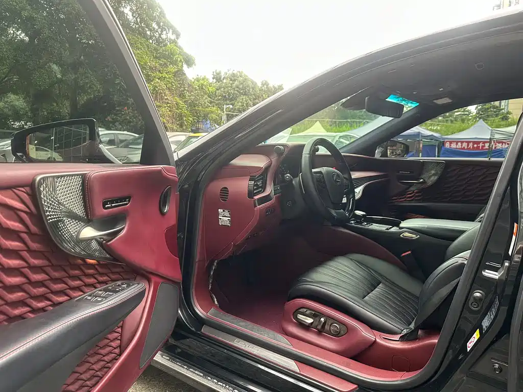 Lexus LS 2019