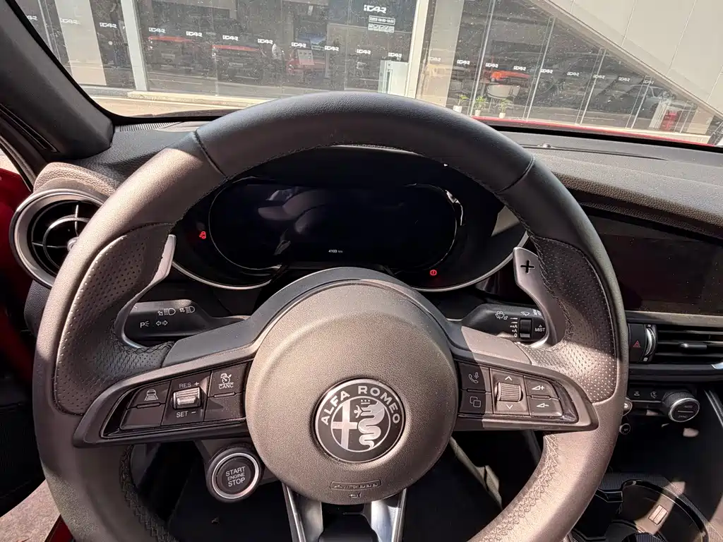 Alfa Romeo Giulia Juliet 2025 — фото 11