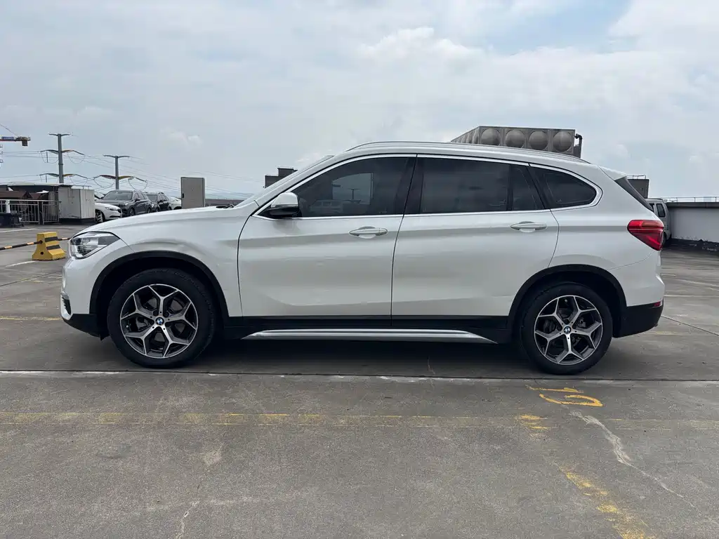 BMW X1 2018 — фото 8