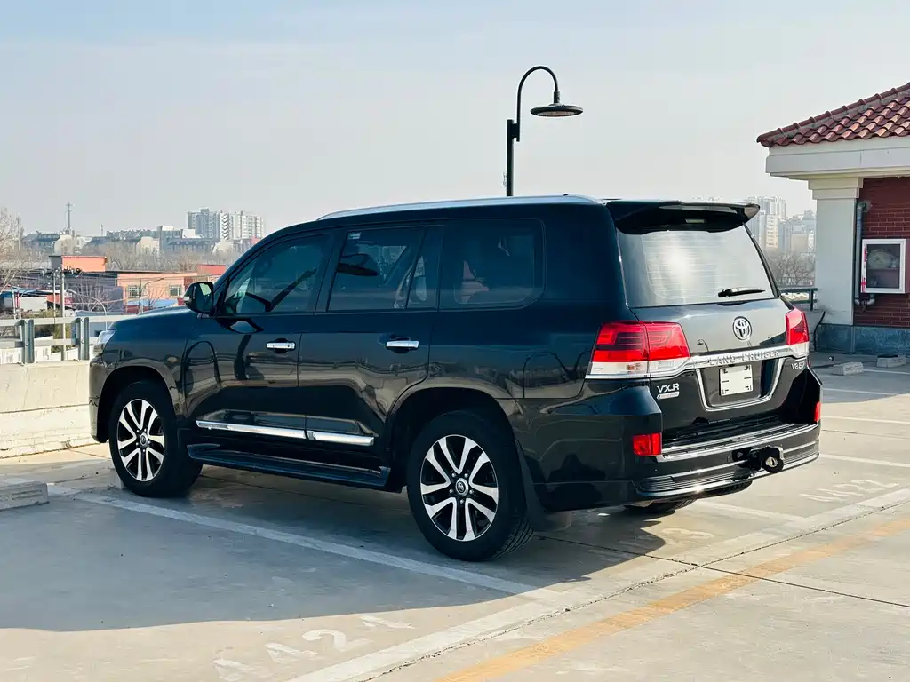 Toyota Land Cruiser 2020 — фото 6