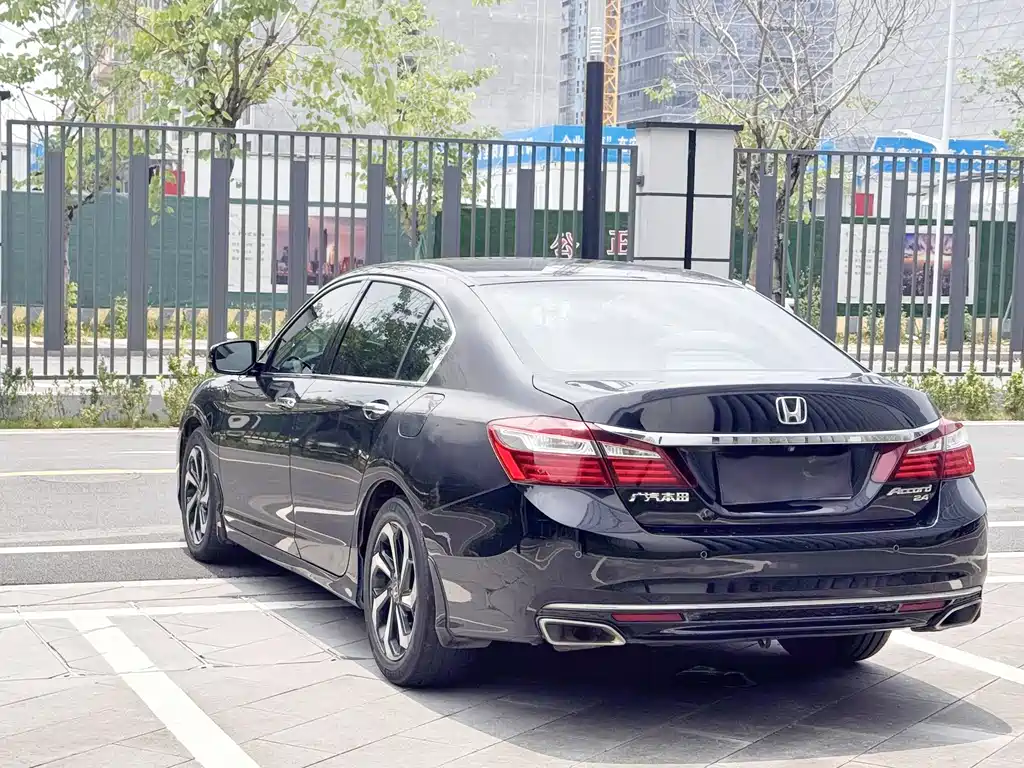 Honda Accord 2016 — фото 7