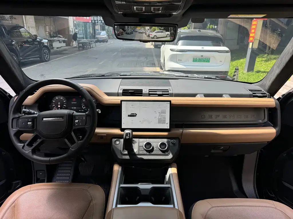 Land Rover Defender 2025 — фото 9