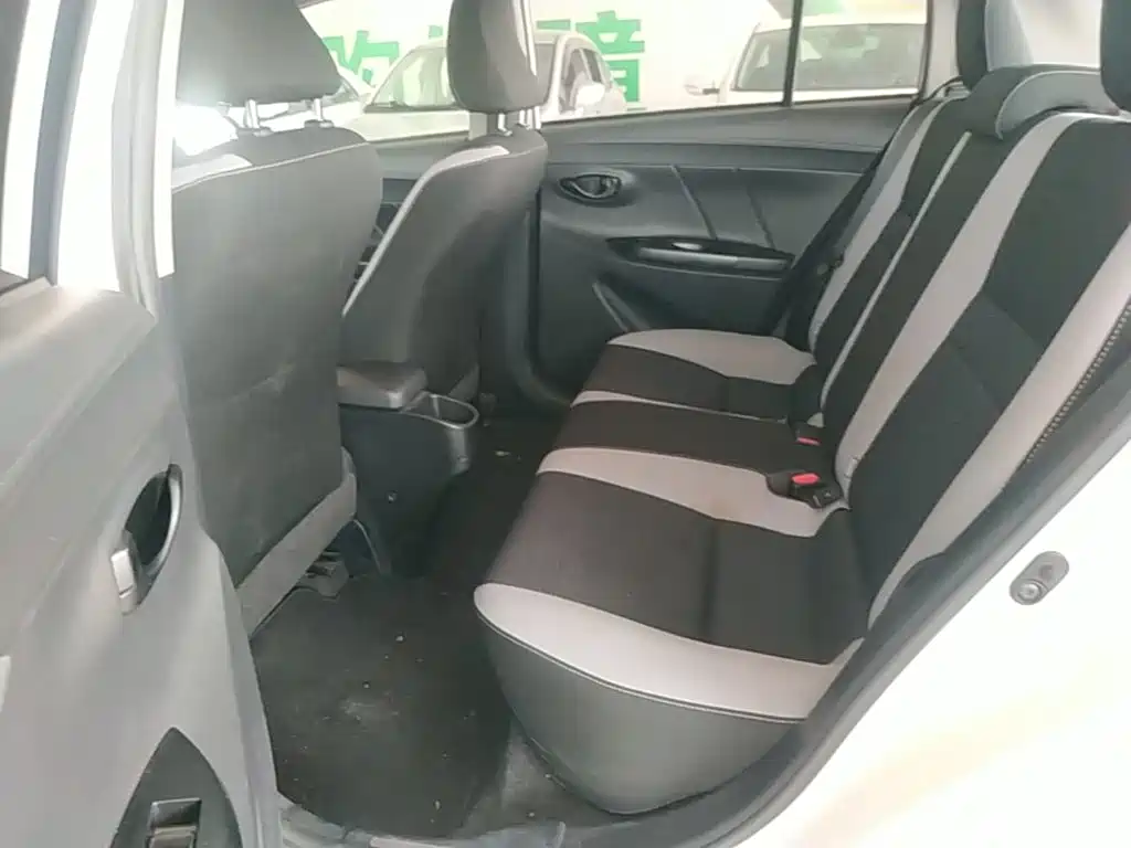 Toyota Yaris L 2021 — фото 17