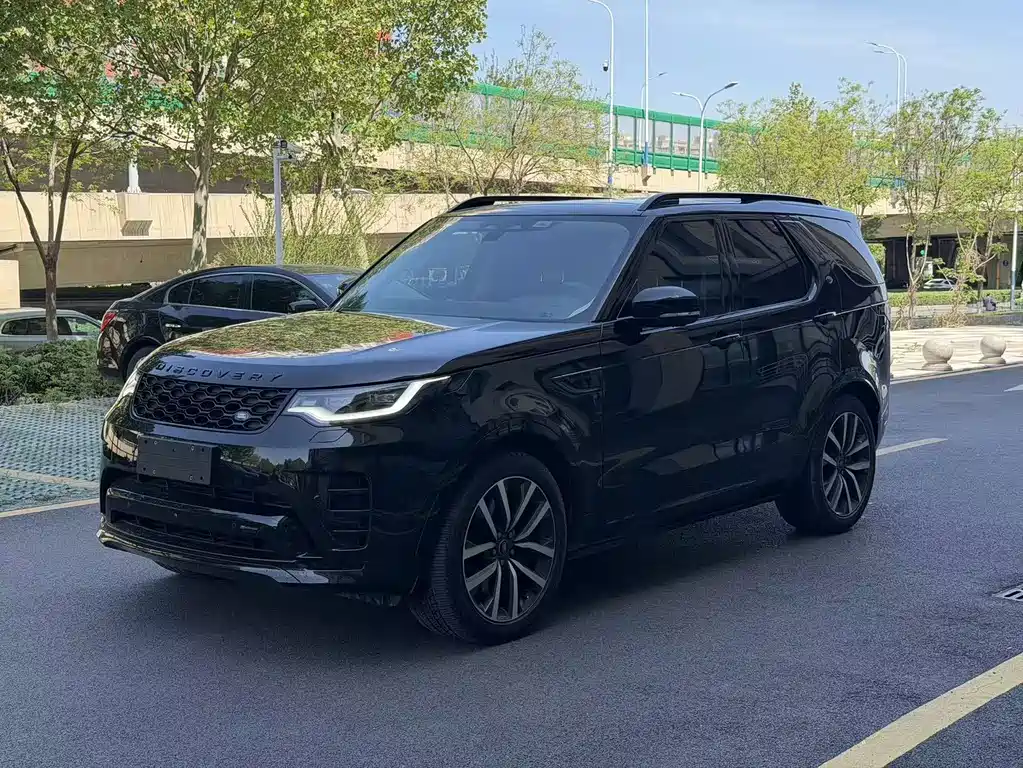 Land Rover Discovery 2023 — фото 1