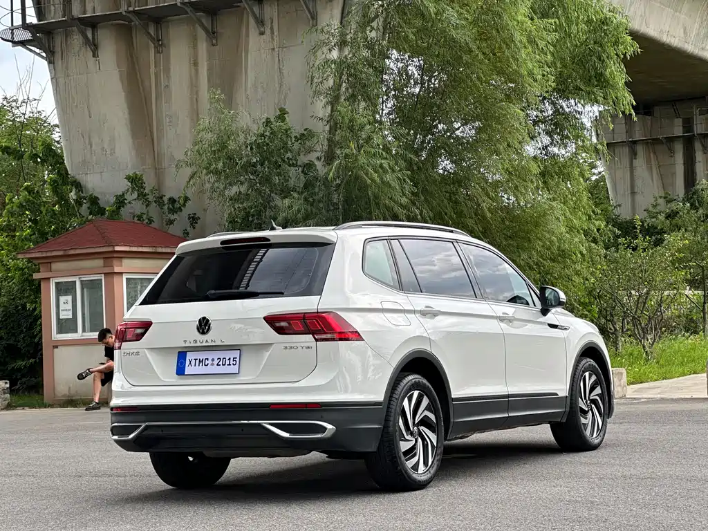 Volkswagen Tiguan L 2022 — фото 17