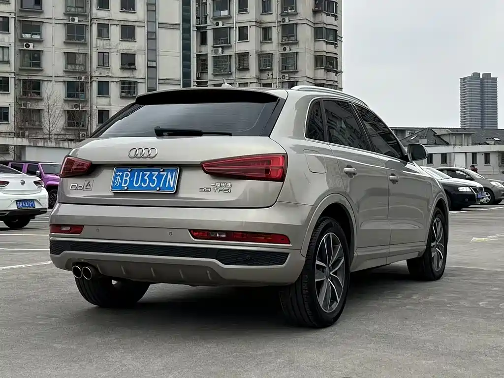 Audi Q3 2019 — фото 8