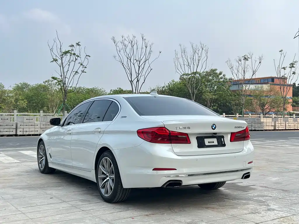 BMW 5 Series New Energy 2018 — фото 4