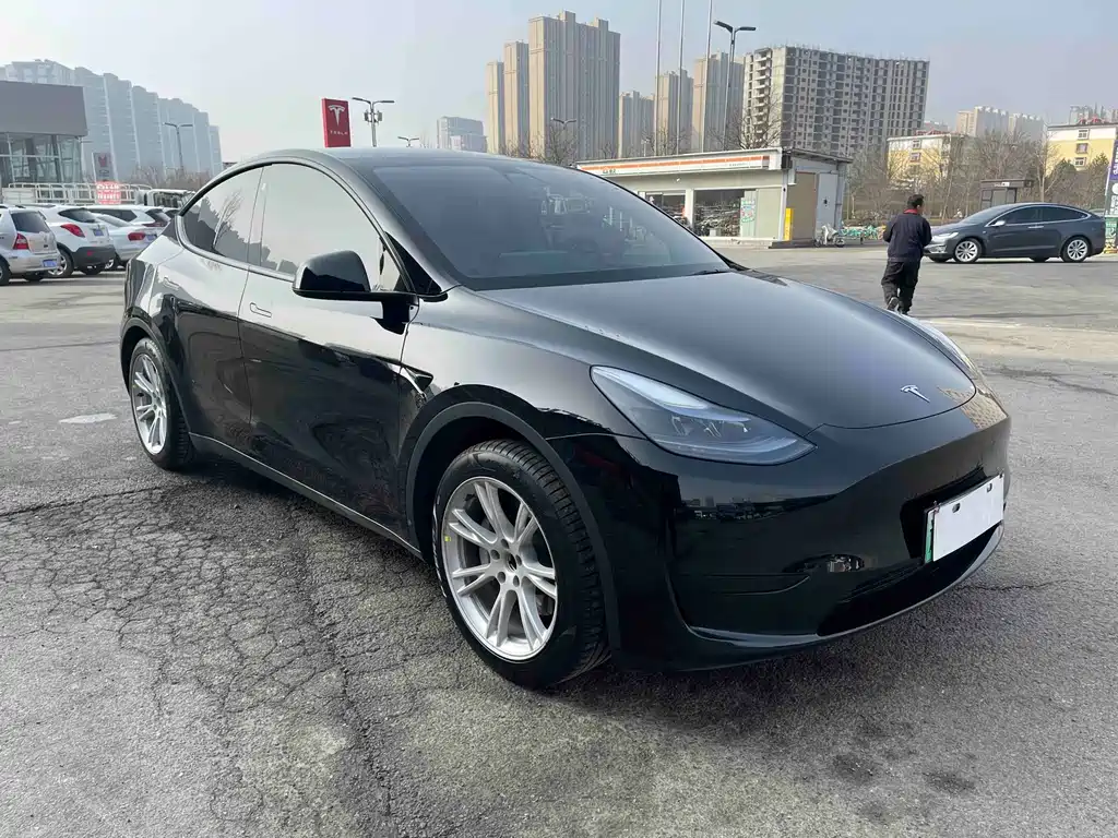 Tesla Model Y 2023 — фото 3