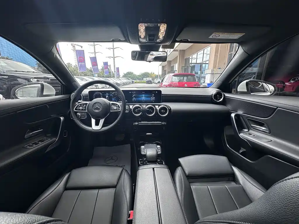 Mercedes-Benz A-Class 2020 — фото 10