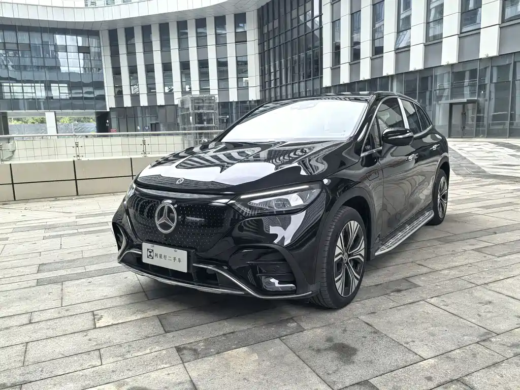Mercedes-Benz EQE SUV 2025