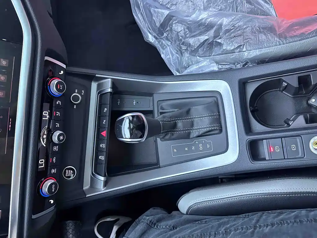 Audi Q3 2022 — фото 15