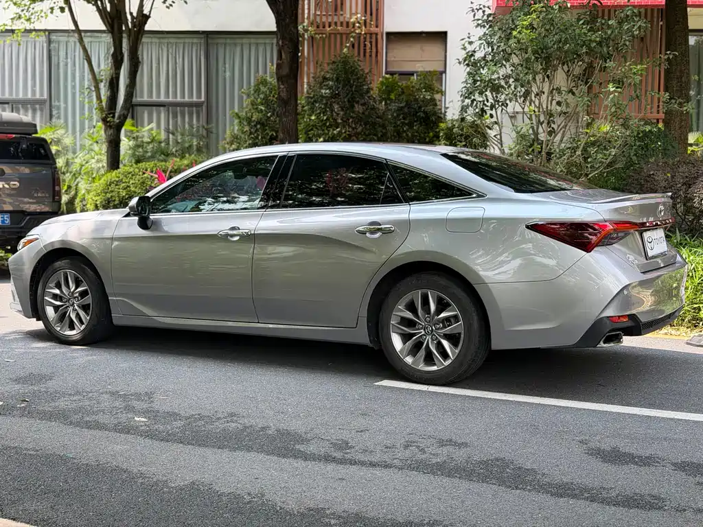 Toyota Avalon 2020 — фото 5