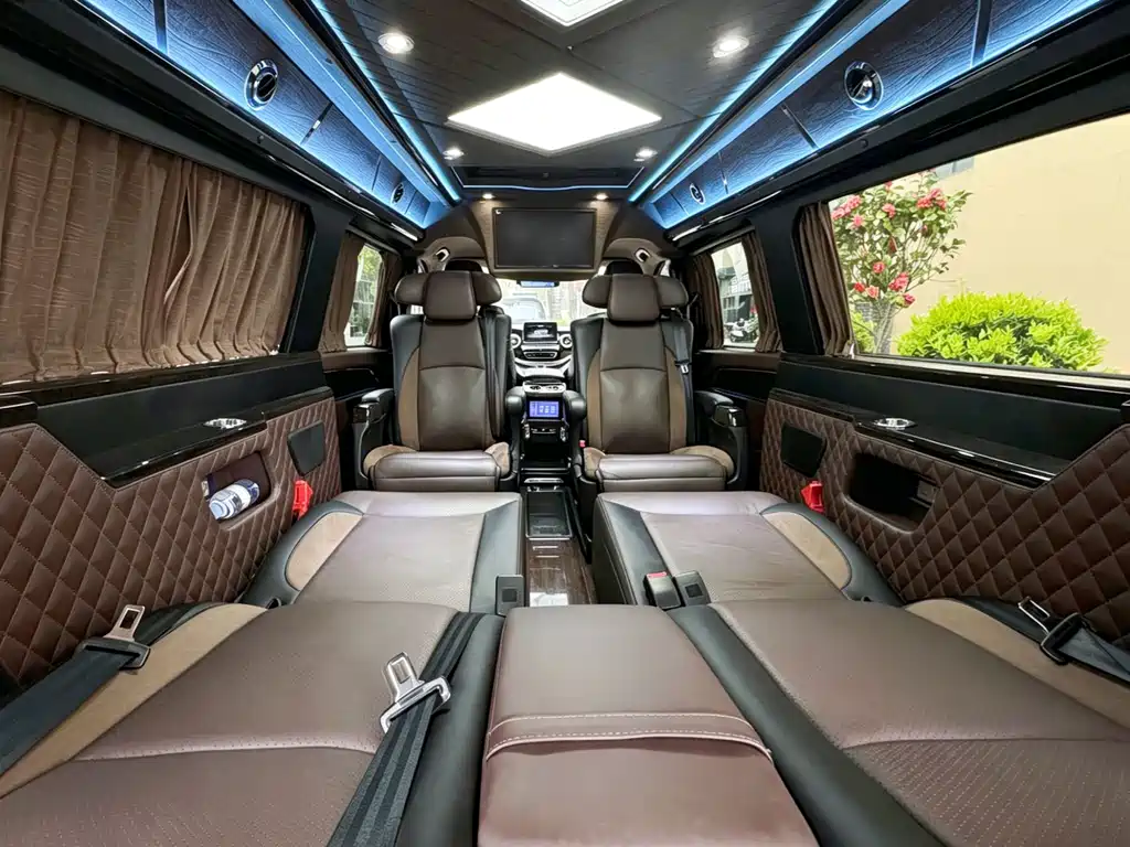 Mercedes-Benz V-Class 2020 — фото 10