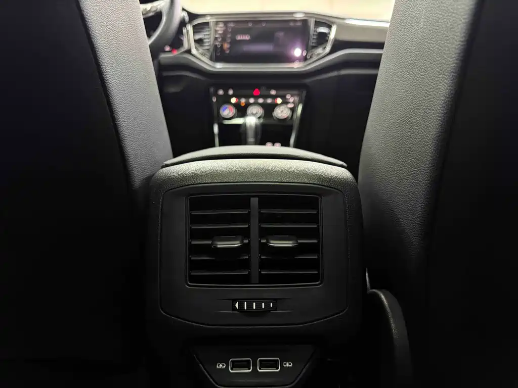 Volkswagen T-Roc 2022 — фото 18