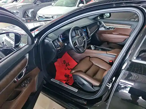 Volvo S90 2024
