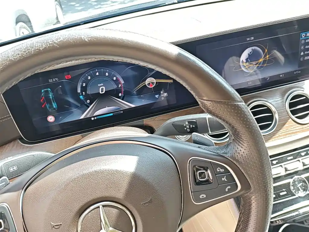 Mercedes-Benz E-Class 2017 — фото 14
