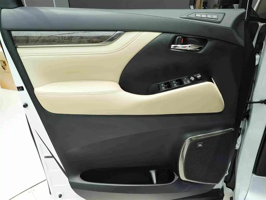 Toyota Alphard 2021 — фото 16