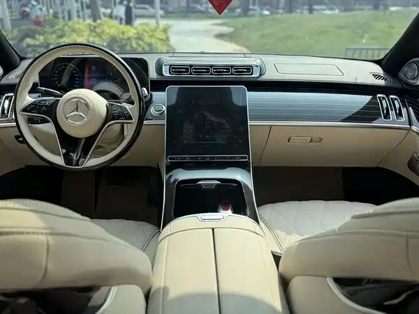 Mercedes-Benz S-Class 2012