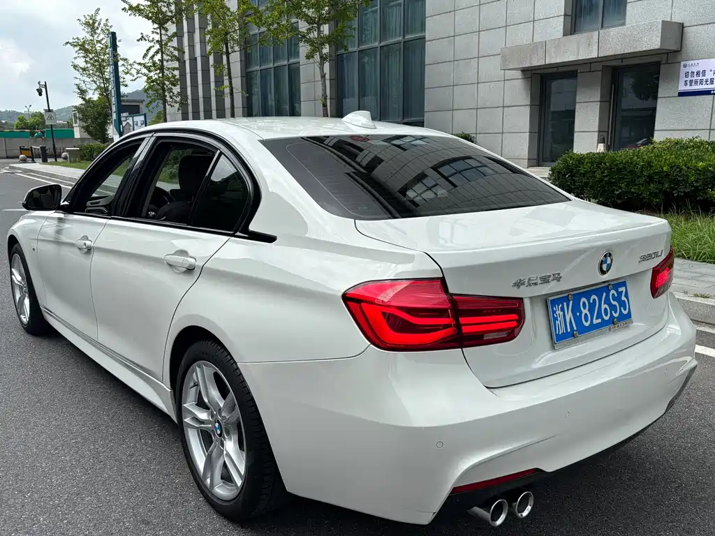 BMW 3 Series 2019 — фото 14