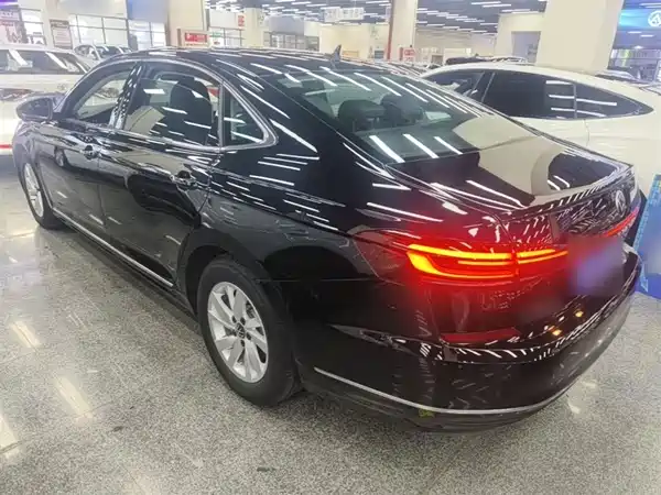 Volkswagen Passat 2025