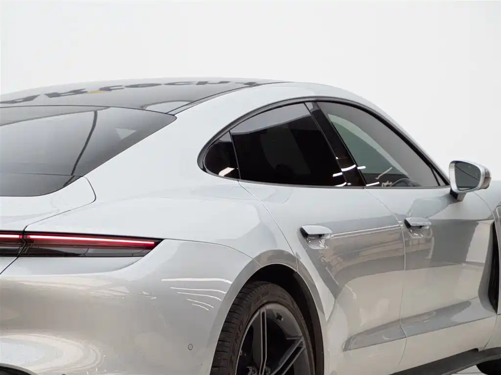 Porsche Taycan 2021 — фото 10