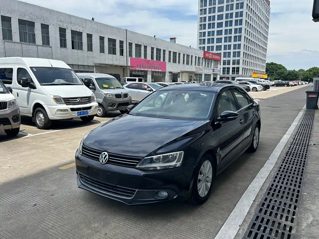 Volkswagen Sagitar 2013