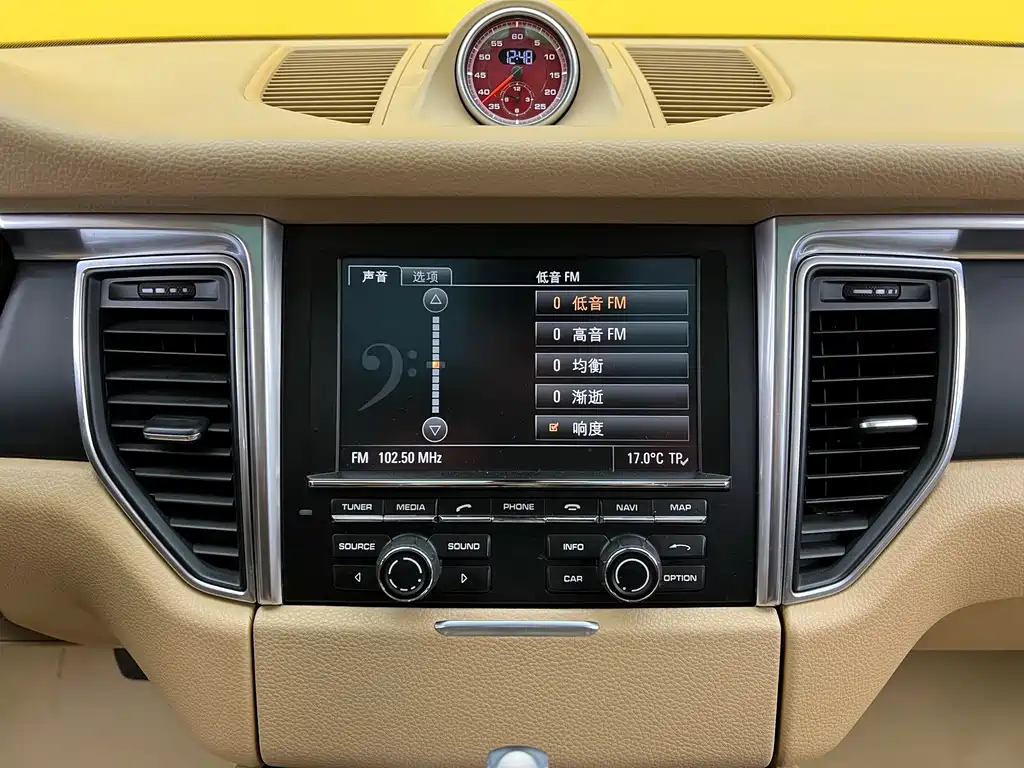 Porsche Macan 2015 — фото 20