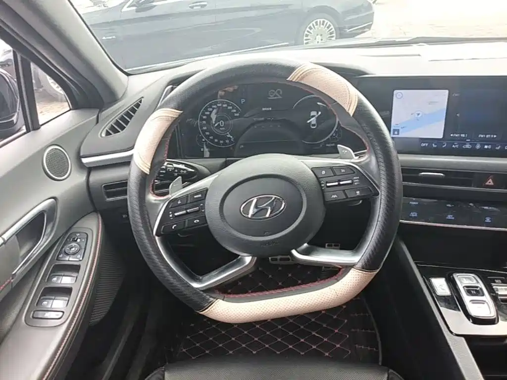 Hyundai Sonata 2023 — фото 11