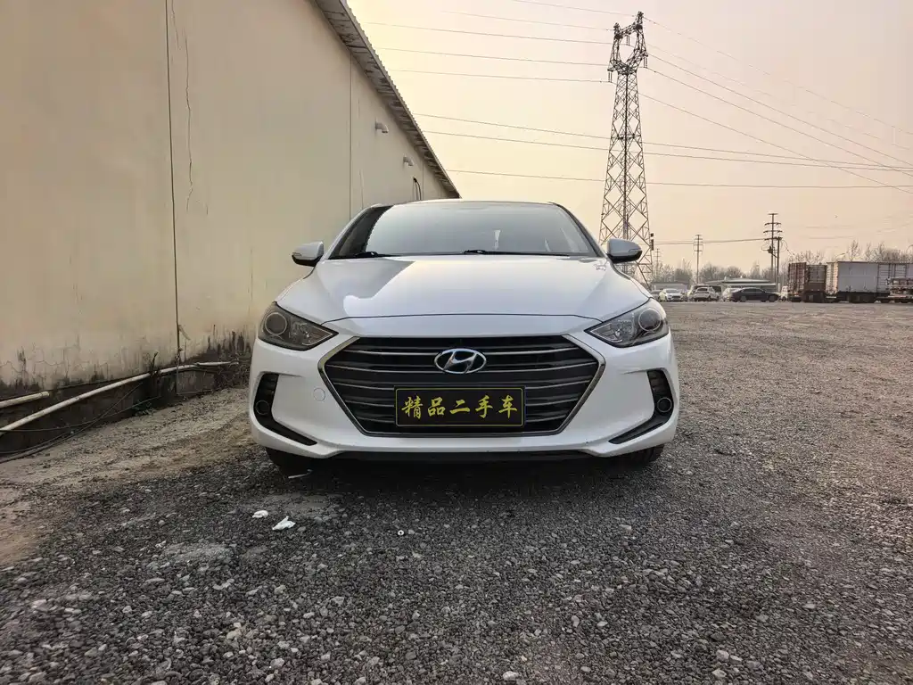 Hyundai Elantra 2019 — фото 2