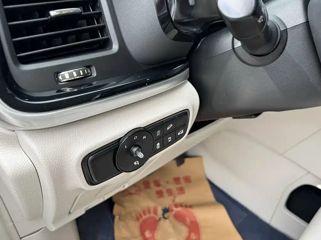 GAC Motor Trumpchi M8 2018 — фото 27