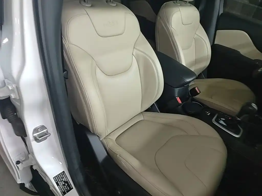Jeep Cherokee 2017 — фото 25