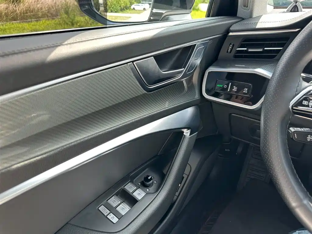 Audi A6L 2023 — фото 23