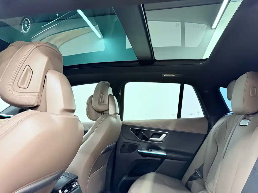 Mercedes-Benz EQE SUV 2023 — фото 16