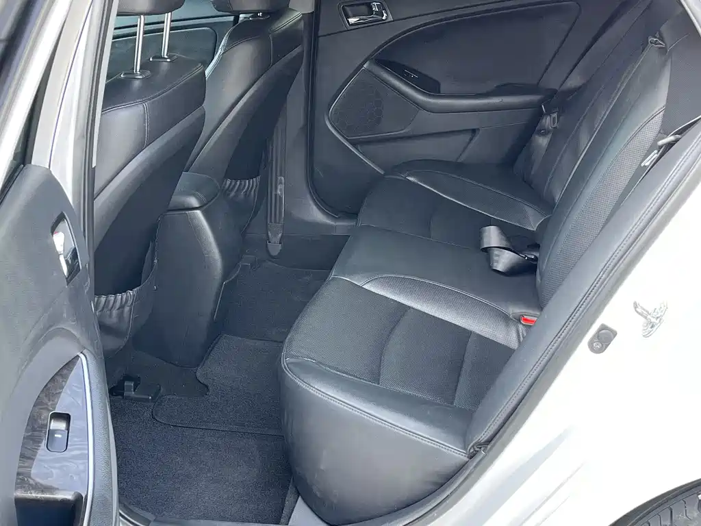 Kia K5 2015 — фото 14