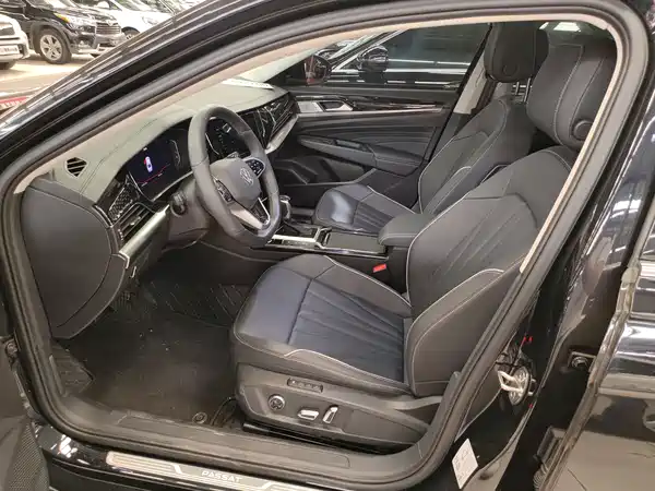 Volkswagen Passat 2024