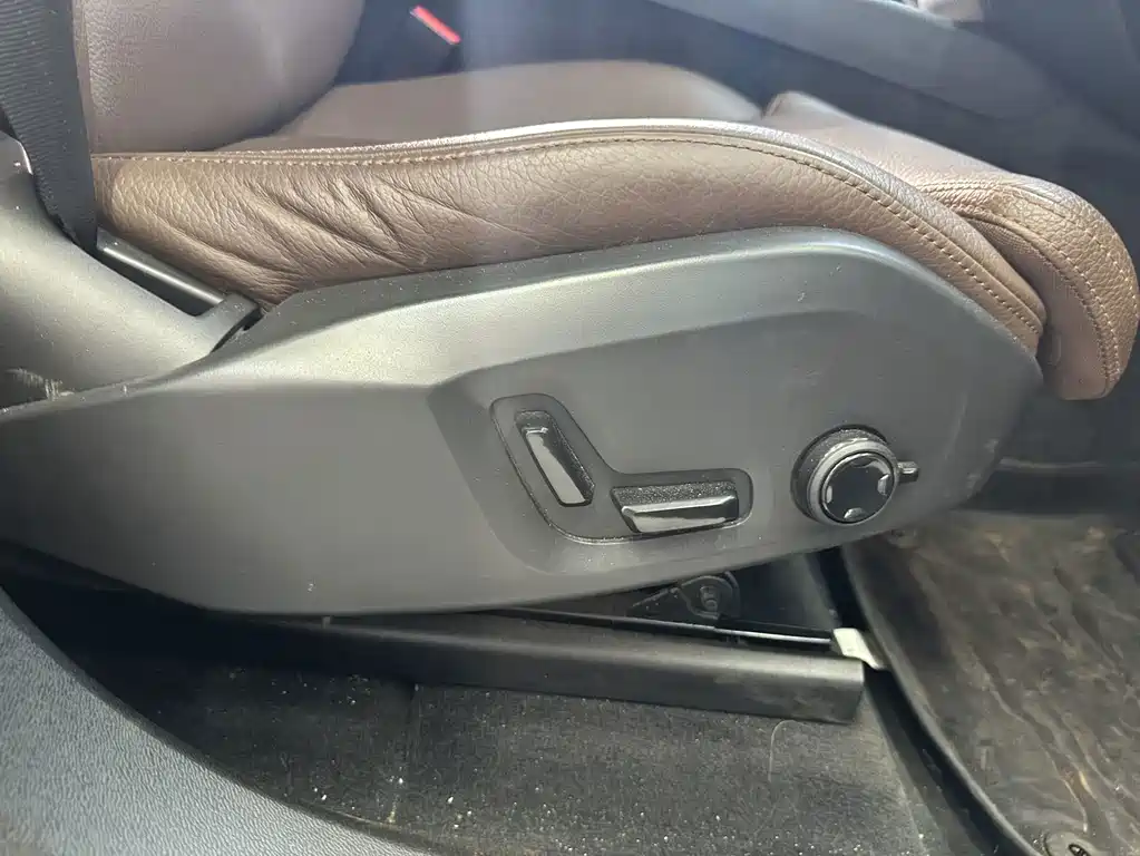 Volvo XC60 Plug-In Hybrid 2022 — фото 19