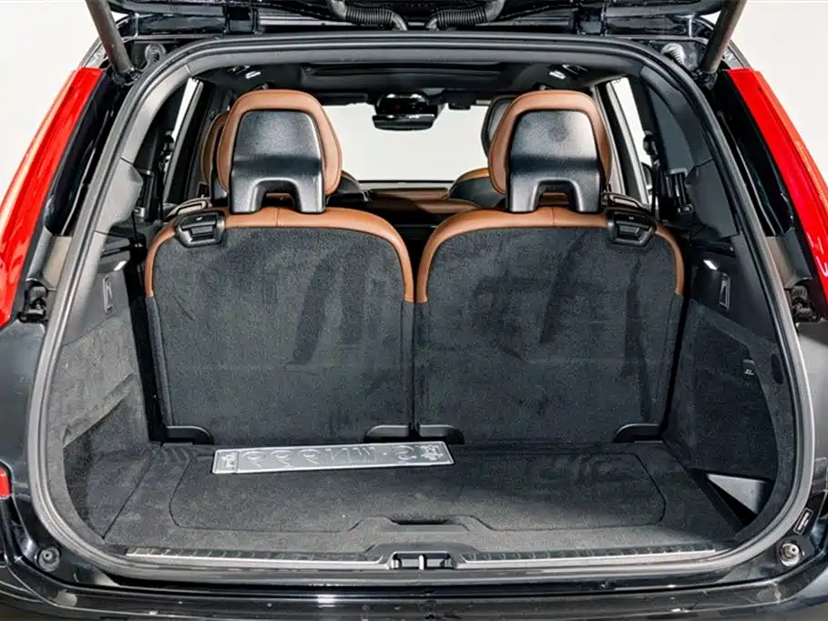 Volvo XC90 2022 — фото 21