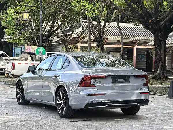 Volvo S60 2024