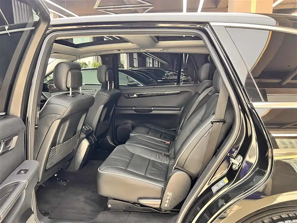 Mercedes-Benz R-Class 2017 — фото 11
