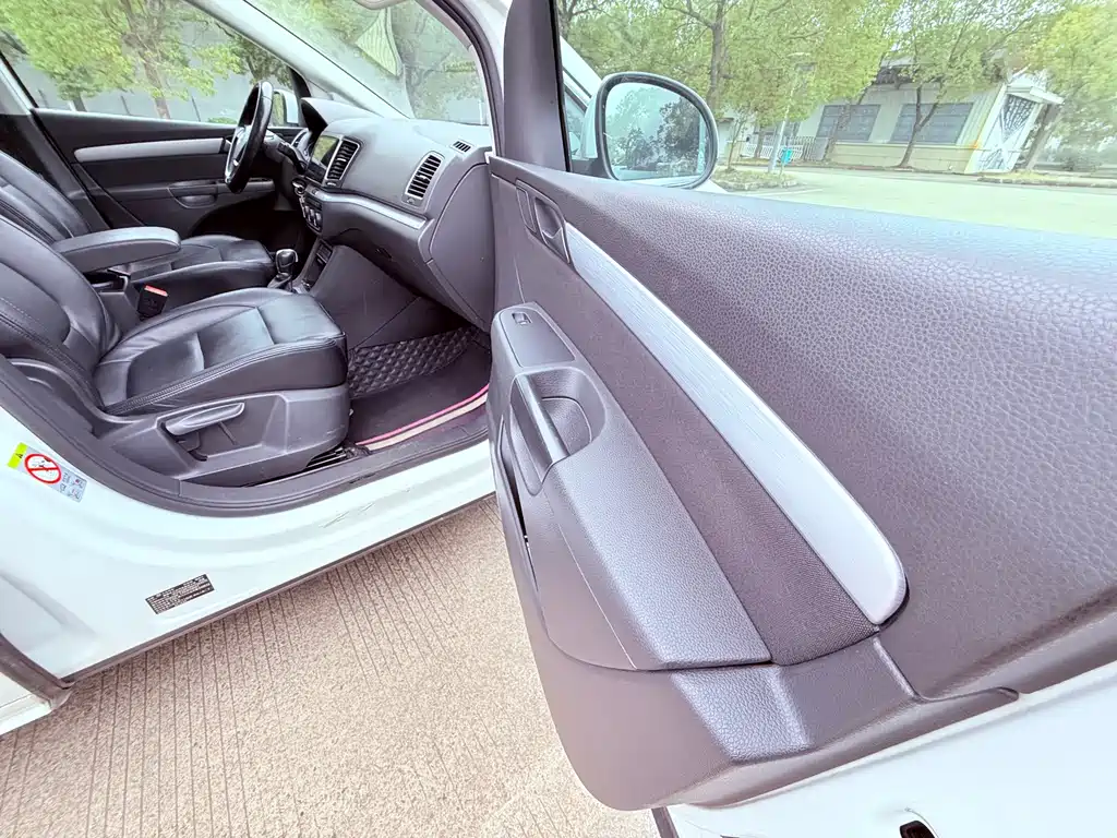 Volkswagen Sharan 2017 — фото 15
