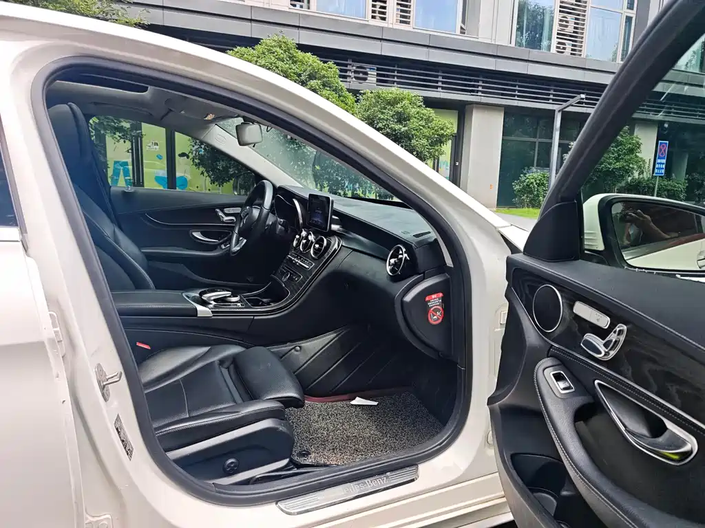 Mercedes-Benz C-Class 2018