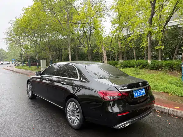 Mercedes-Benz E-Class 2022